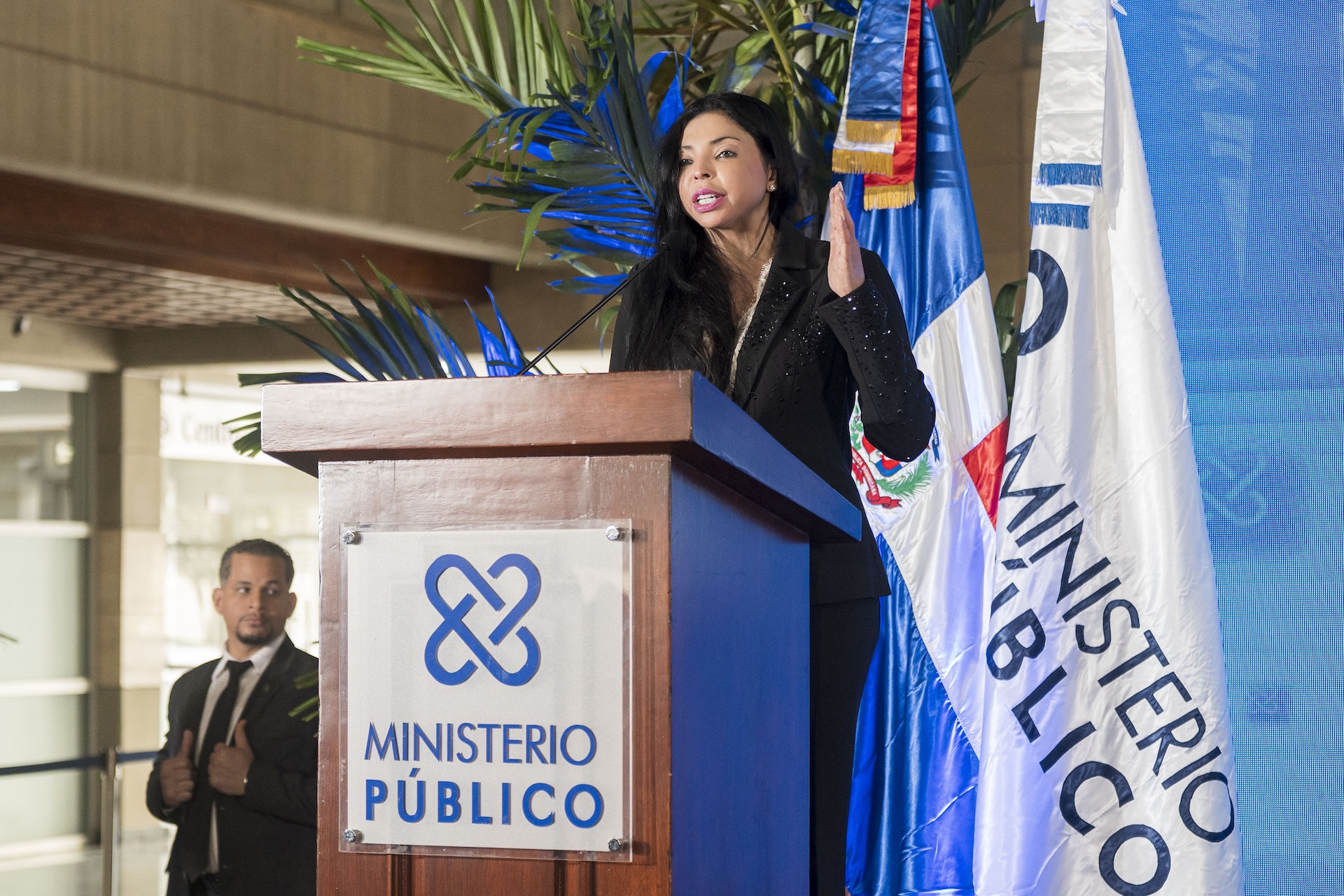 Yeni Berenice Reynoso promete investigación rigurosa tras el asesinato de Esmeralda Moronta en Alma Rosa l