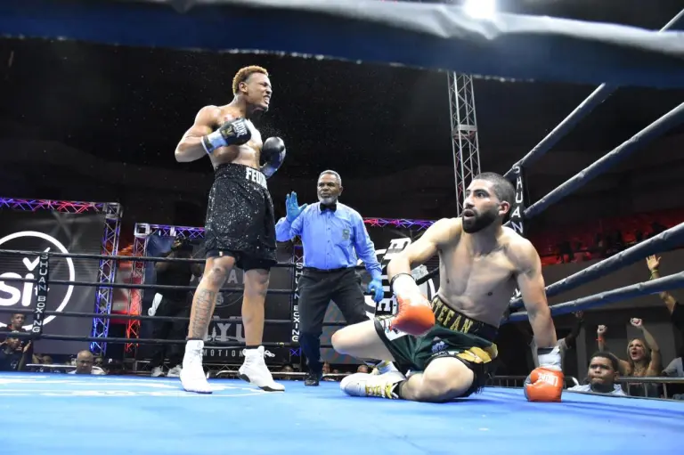 El dominicano Feudri Franco derrotó por decisión unánime al mexicano Mauro Morales en el Coliseo Carlos "Teo" Cruz