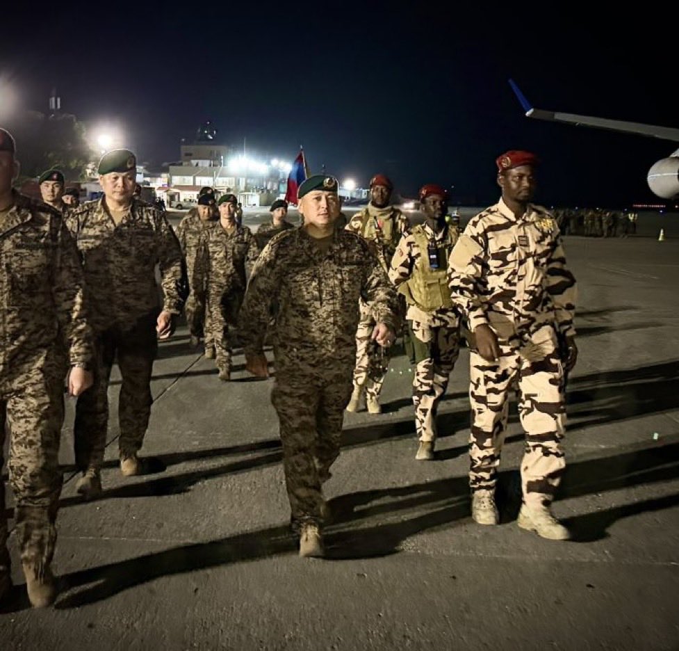 General mongol asume mando de fuerza internacional contra pandillas en Haití