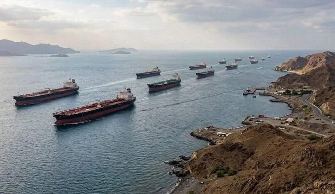 EEUU anuncia que desde el lunes sus fuerzas escoltarán los barcos por el estrecho de Ormuz