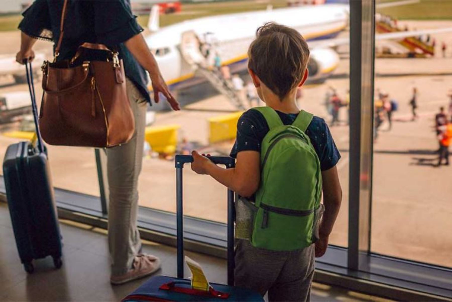 Nuevo permiso digital de viaje para menores en RD