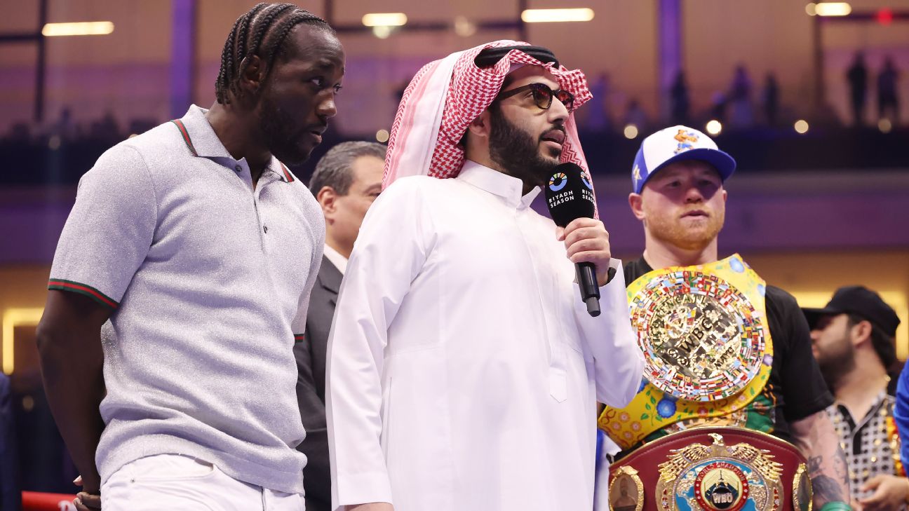 Terence Crawford podría salir del retiro para enfrentar por segunda vez al mexicano Saúl Canelo Álvarez