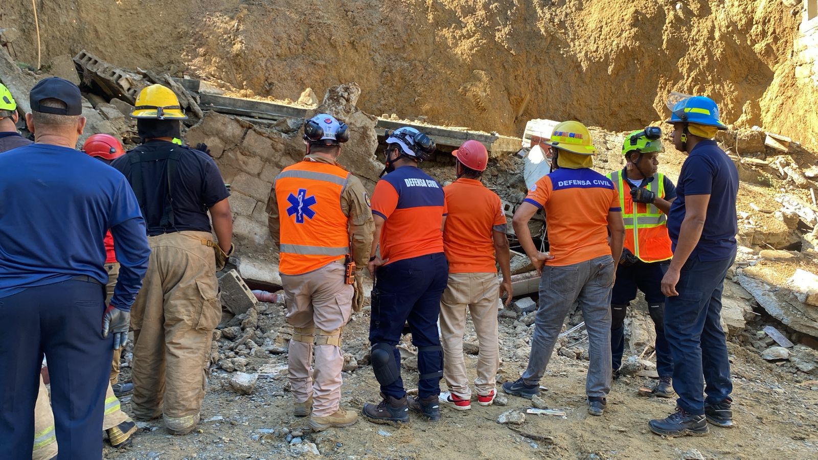 Operativo de Búsqueda tras Deslizamiento en Santiago