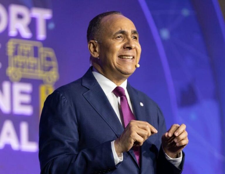 DGA logra récord de recaudación y facilita el comercio RD