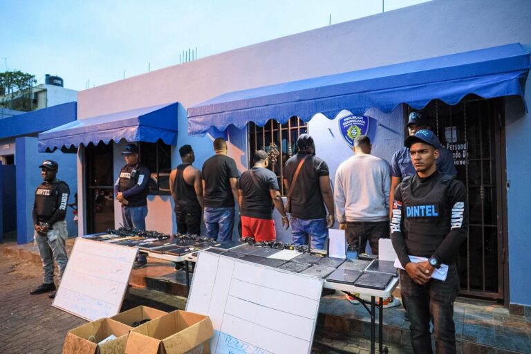 Desmantelan red de estafas cibernéticas en Santo Domingo