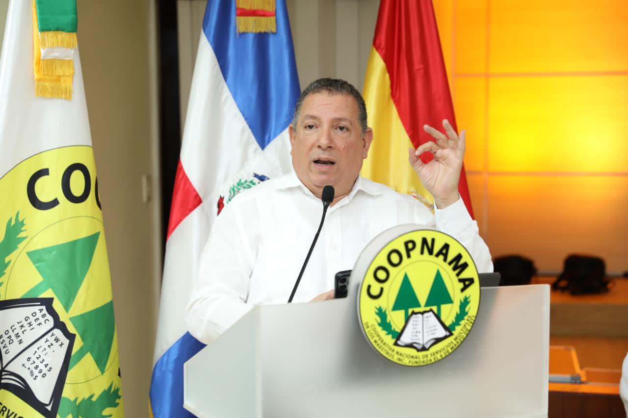 Graduación histórica en COOPNAMA y Next Educación