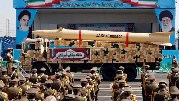 Irán pone sus fuerzas militares en máxima alerta en medio de la crisis con Estados Unidos