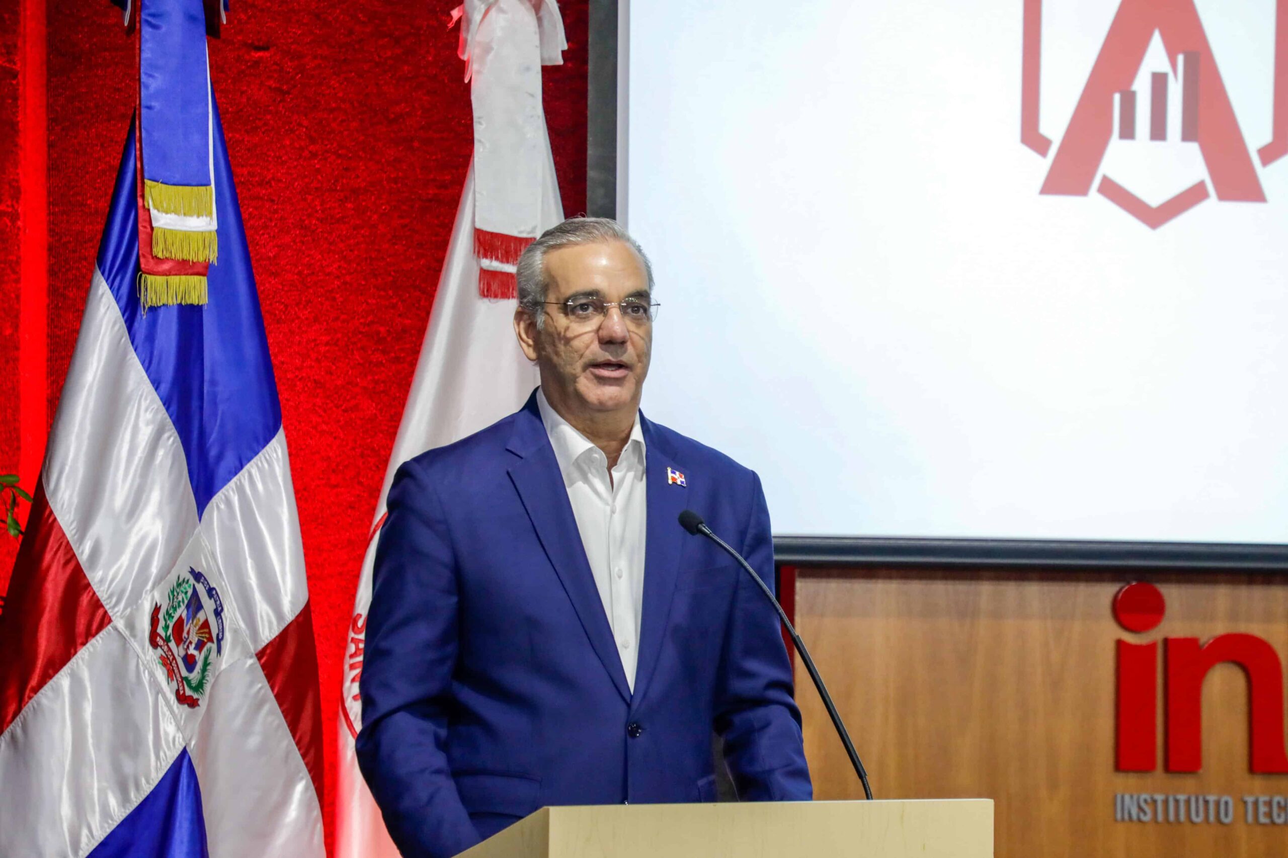 Abinader asegura que República Dominicana no tendrá problemas energéticos hasta 2032
