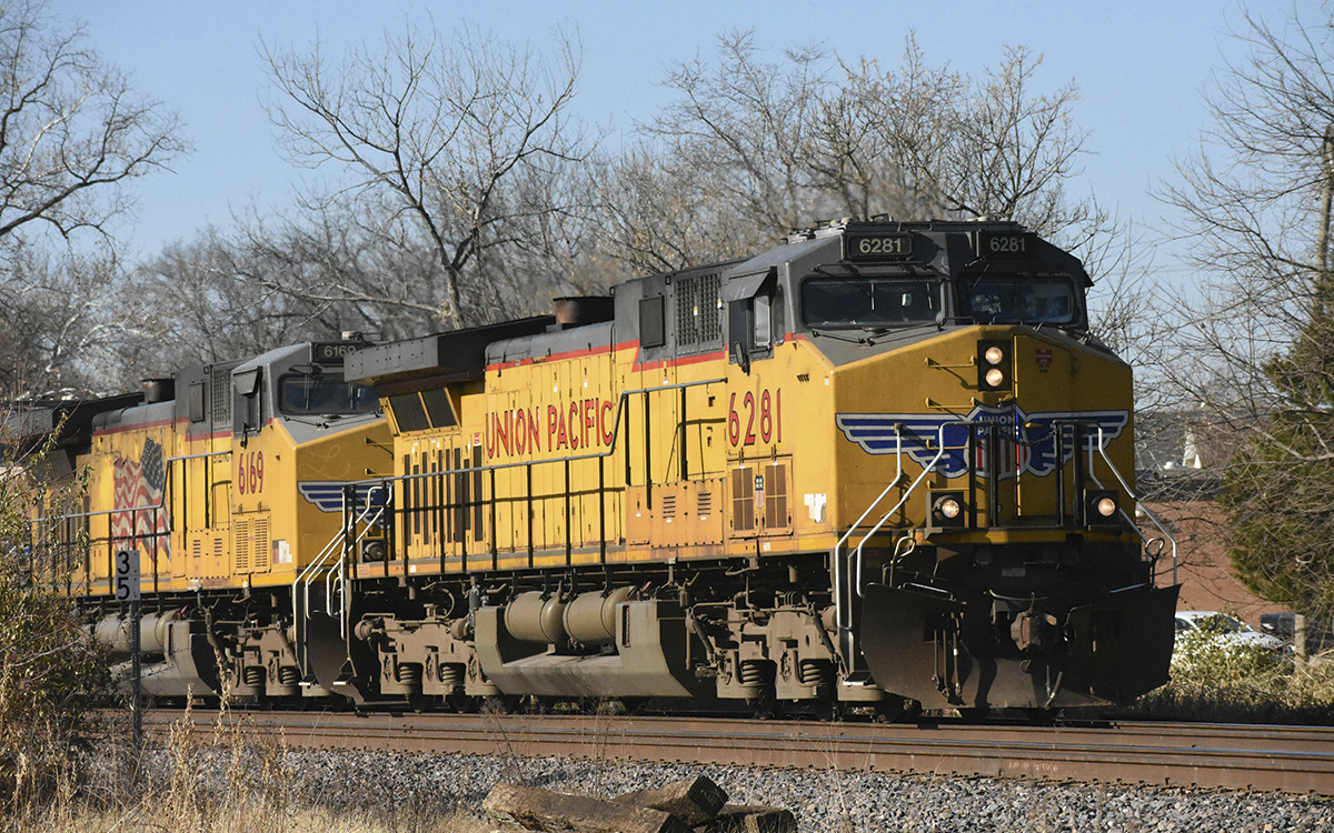 Seis personas mueren en vagón de tren en Laredo
