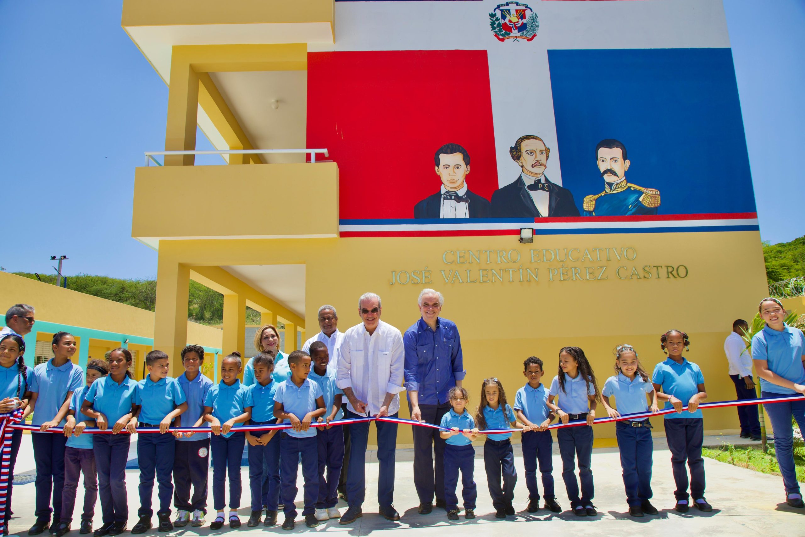 Abinader inaugura la Escuela Básica José Valentín Pérez Castro en La Noriega y entrega 27 aulas para nivel inicial