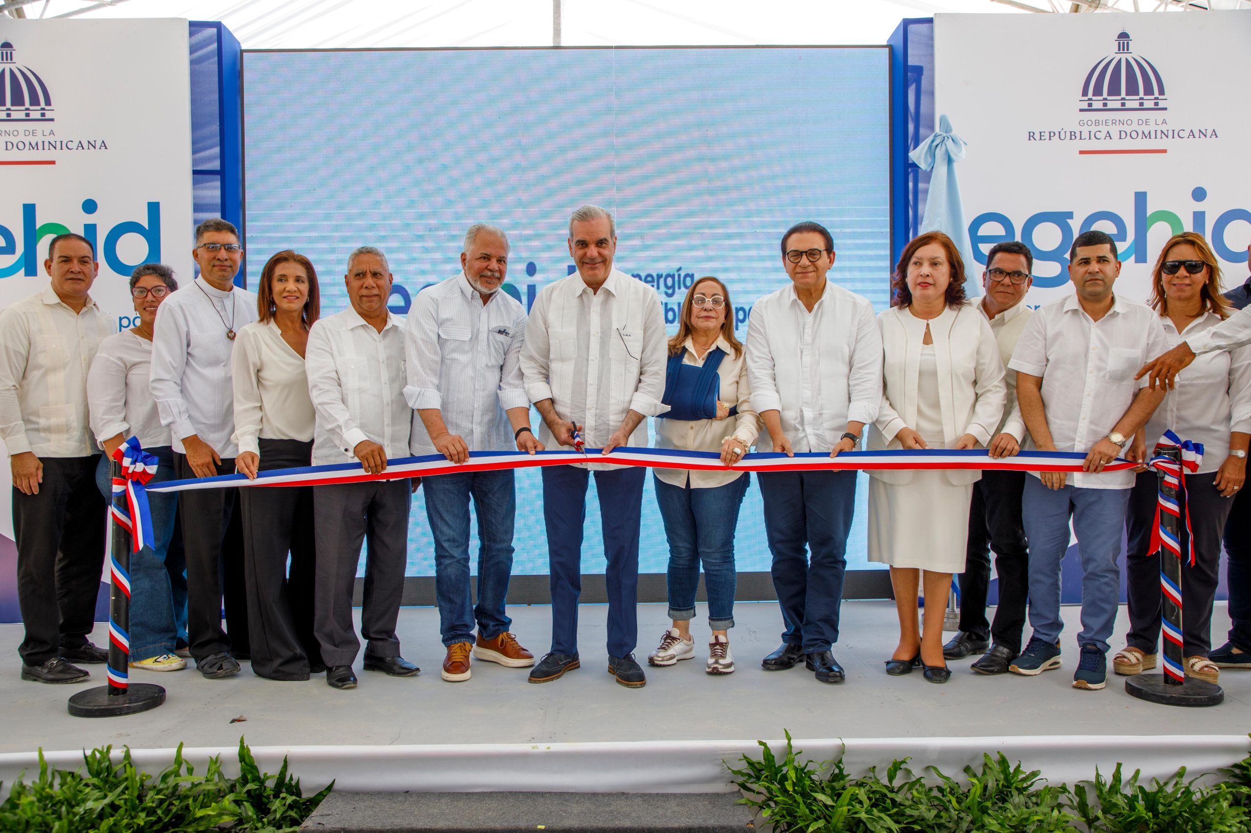 Presidente Abinader inaugura carretera Carrizal–La Piedra–La Guázuma