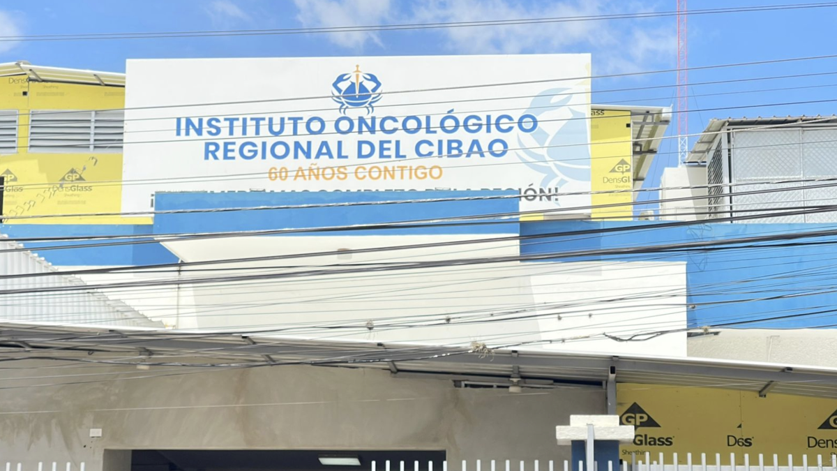 Allanan y apresan exdirectivos del Oncológico
