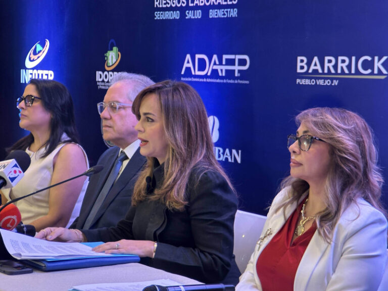 Legisladores y empresarios rechazan la cesantía en Seguridad Social