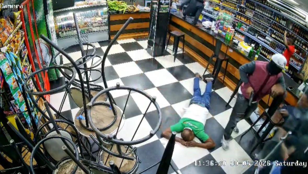 Policía atrapa a dos vinculados a estructura criminal tras robo en colmado de Pedro Brand