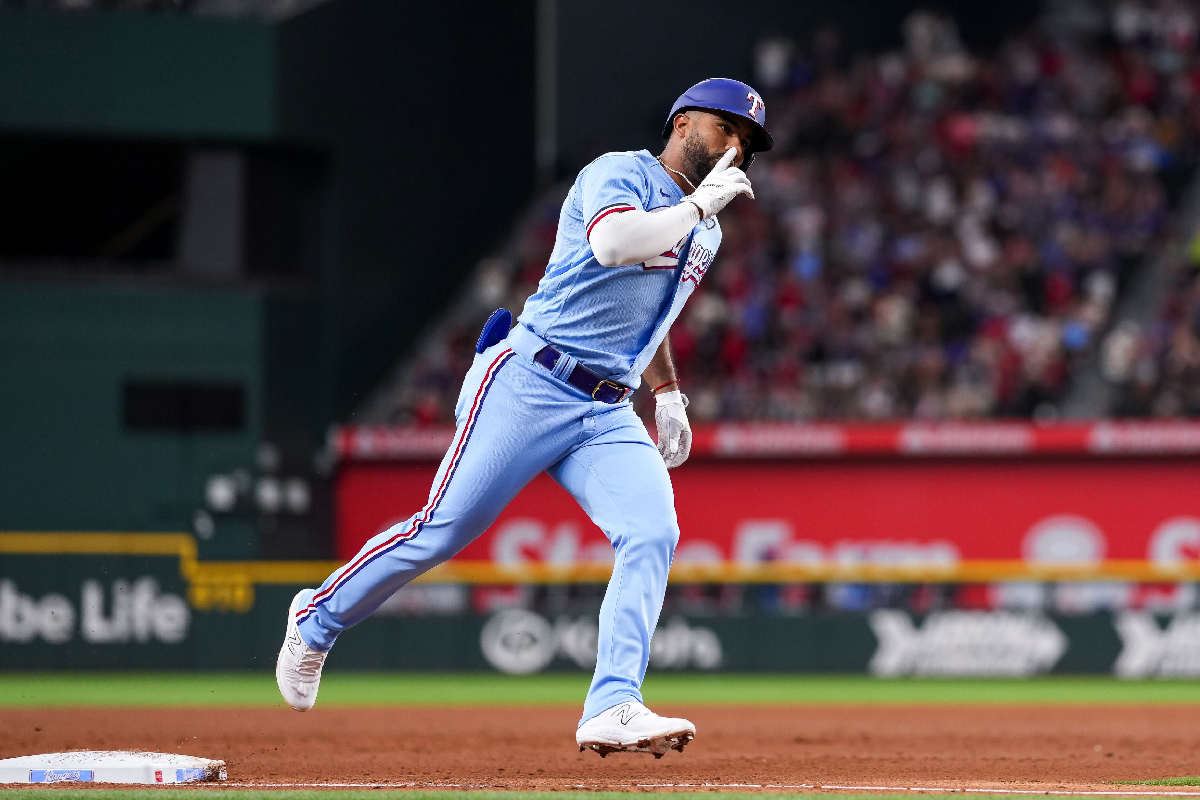 Ezequiel Durán conectó un cuadrangular en el partido que los Rancheros de Texas le ganaron a los Marlins de Miami