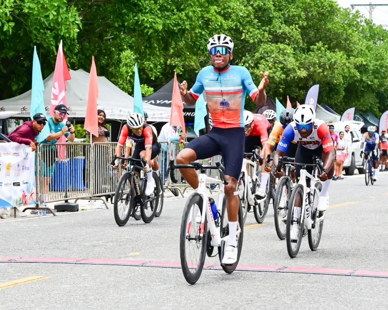 El pedalista Fraily Gómez ganó la categoría élite de la sexta edición del Punta Cana Grand Prix