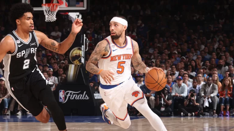 Jose Alvarado tiene intenciones de firmar un contrato de 14 millones de dólares por tres años con los Knicks de New York
