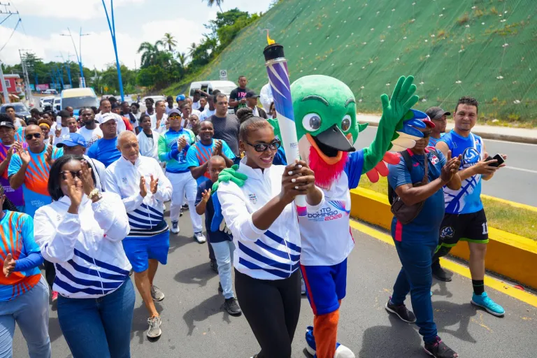 La provincia de Samaná recibió el fin de semana la antorcha de Juegos Centroamericanos y del Caribe Santo Domingo 2026