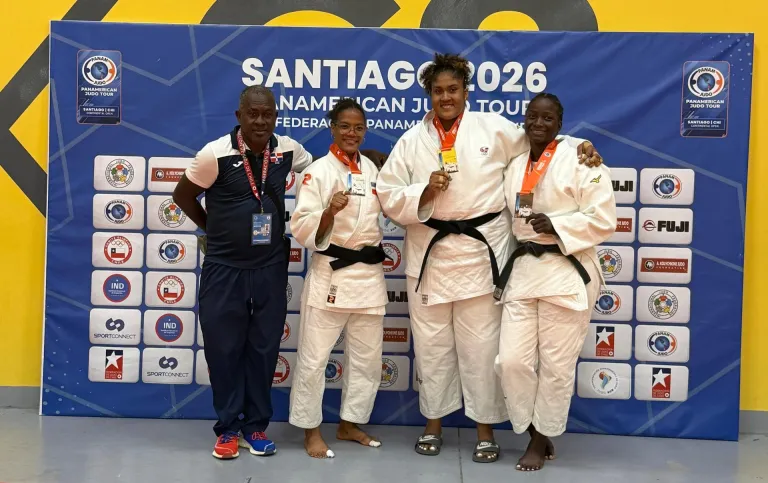 La selección dominicana de karate femenino obtuvo tres medallas incluyendo una de oro en el Open Panamericano que fue celebrado en Chile