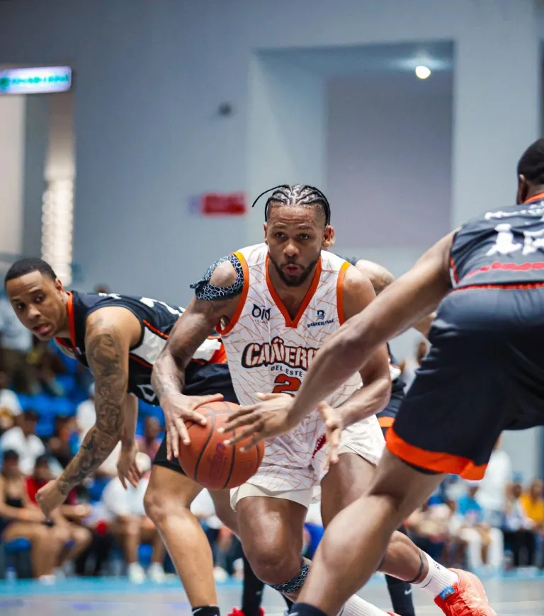 Los Cañeros del Este derrotaron a los Titanes del Sur y clasificaron para las semifinales de la Super Liga de Basket