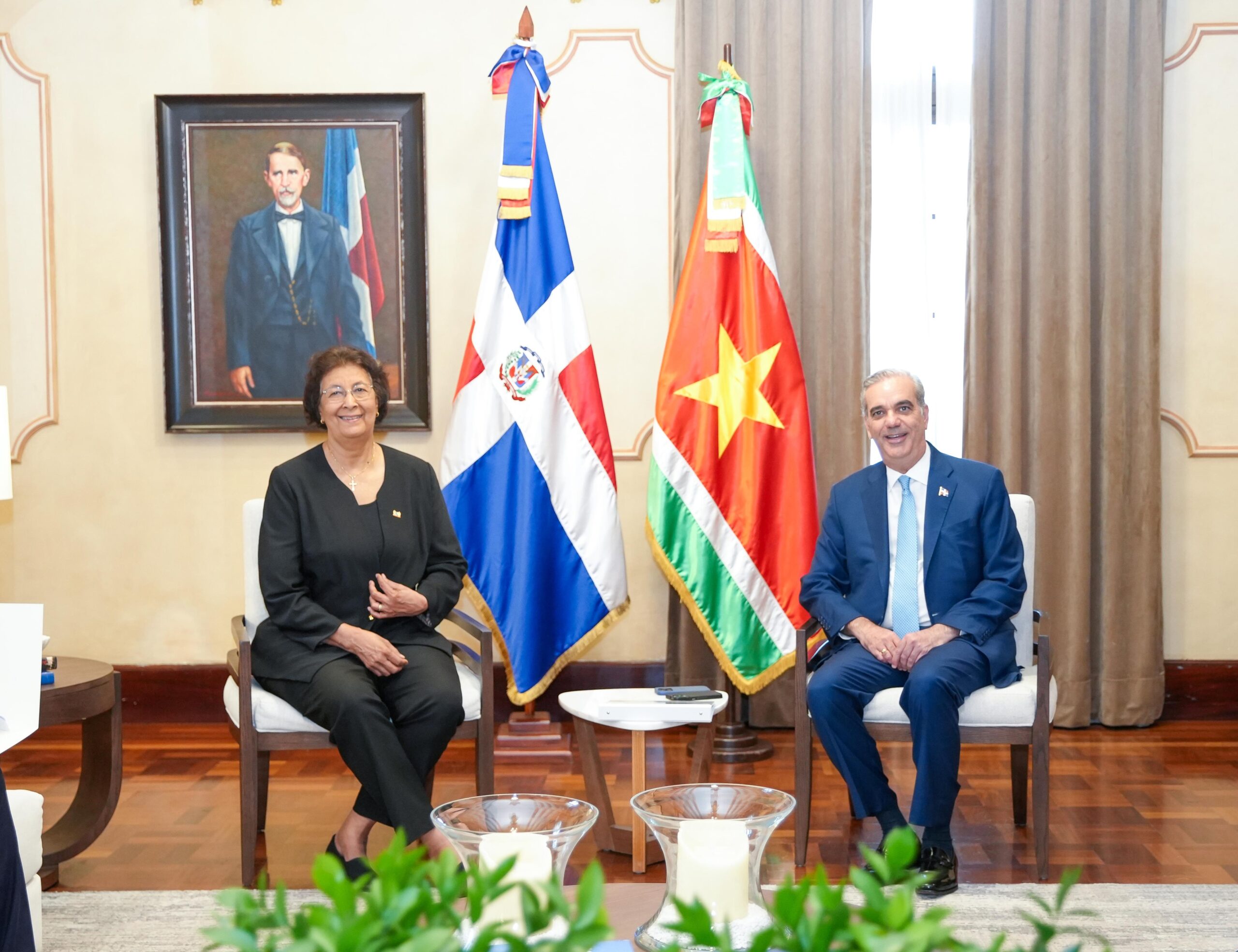 Abinader y Geerlings-Simons fortalecen la cooperación