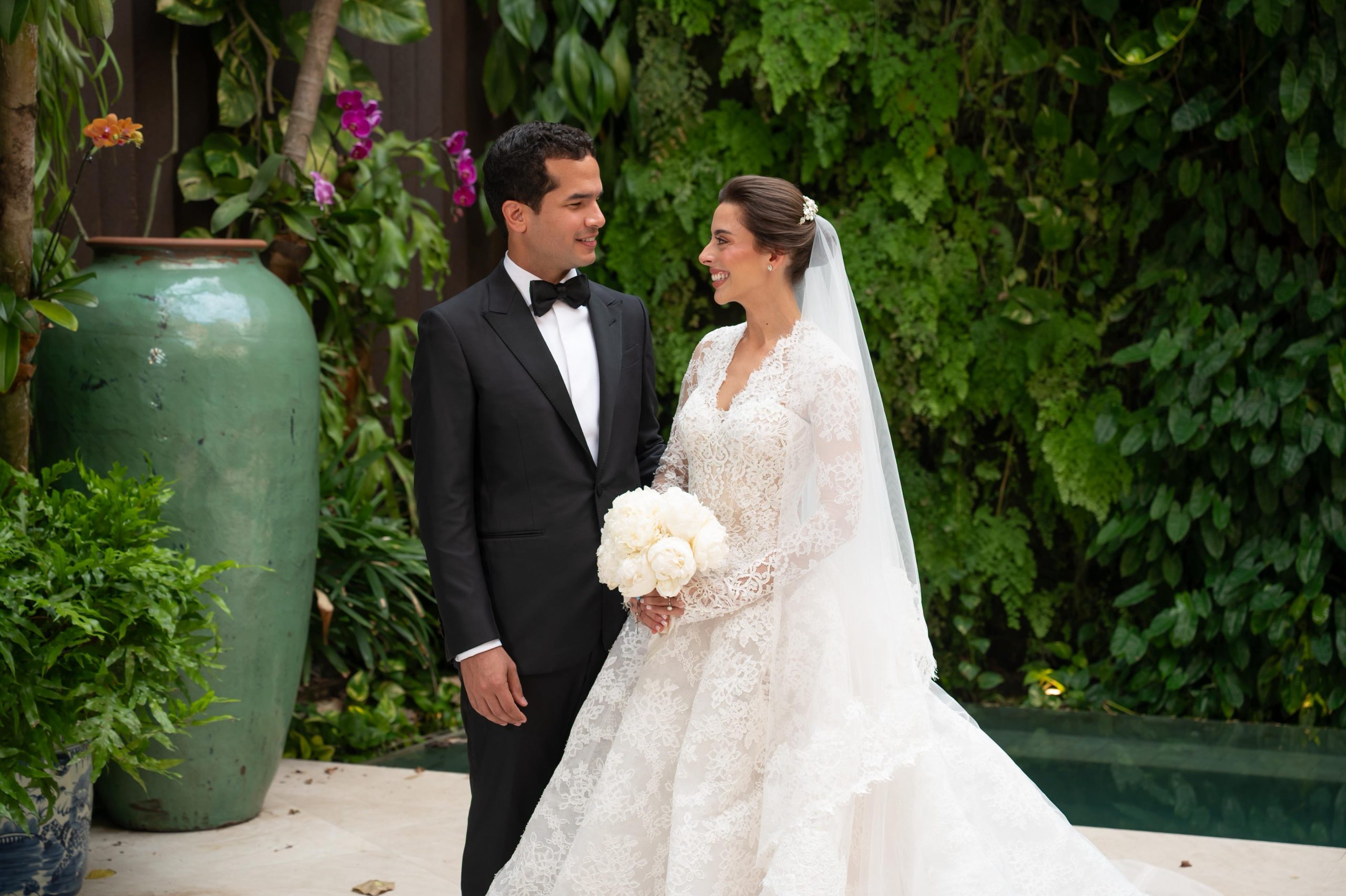 Omar Fernández y Alexia Rubio formalizan ante la Iglesia su matrimonio