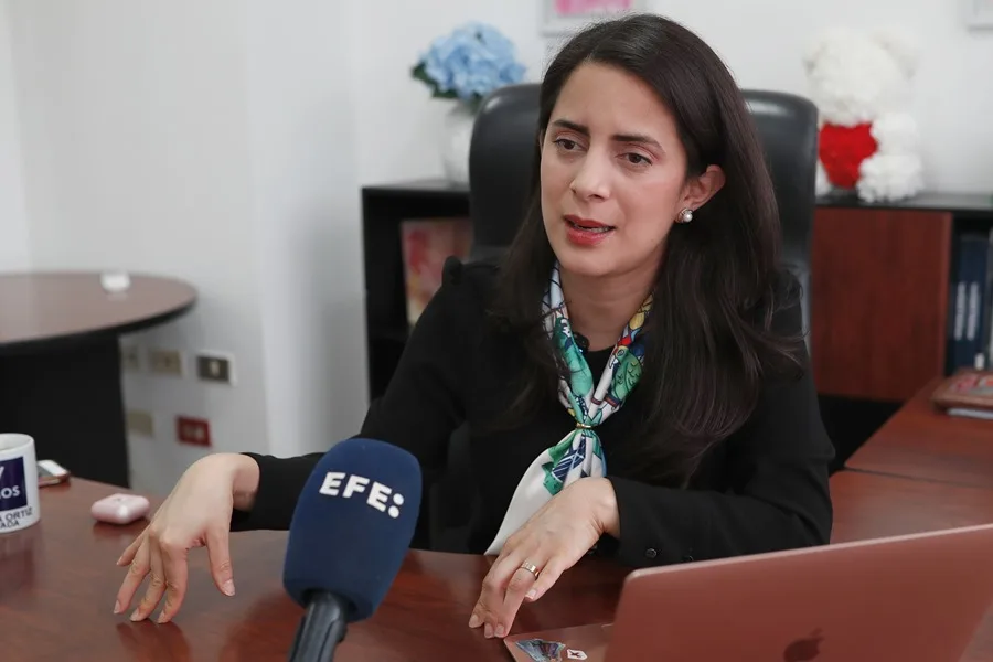 «Solo el pueblo salva al pueblo»: La diputada opositora del Gobierno de Bukele en El Salvador