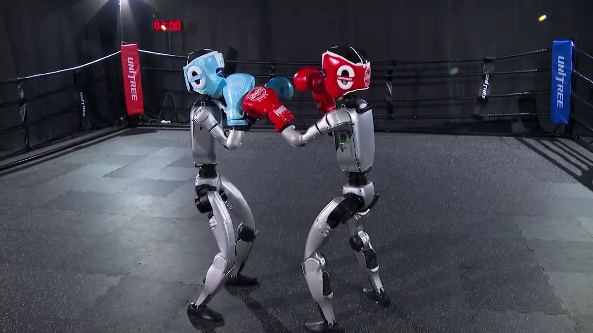 China celebra el primer torneo oficial de MMA entre robots humanoides
