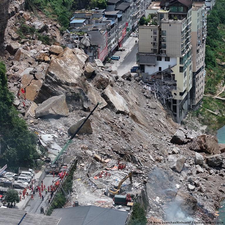 Deslizamiento de tierra en China deja cinco muertos y doce desaparecidos
