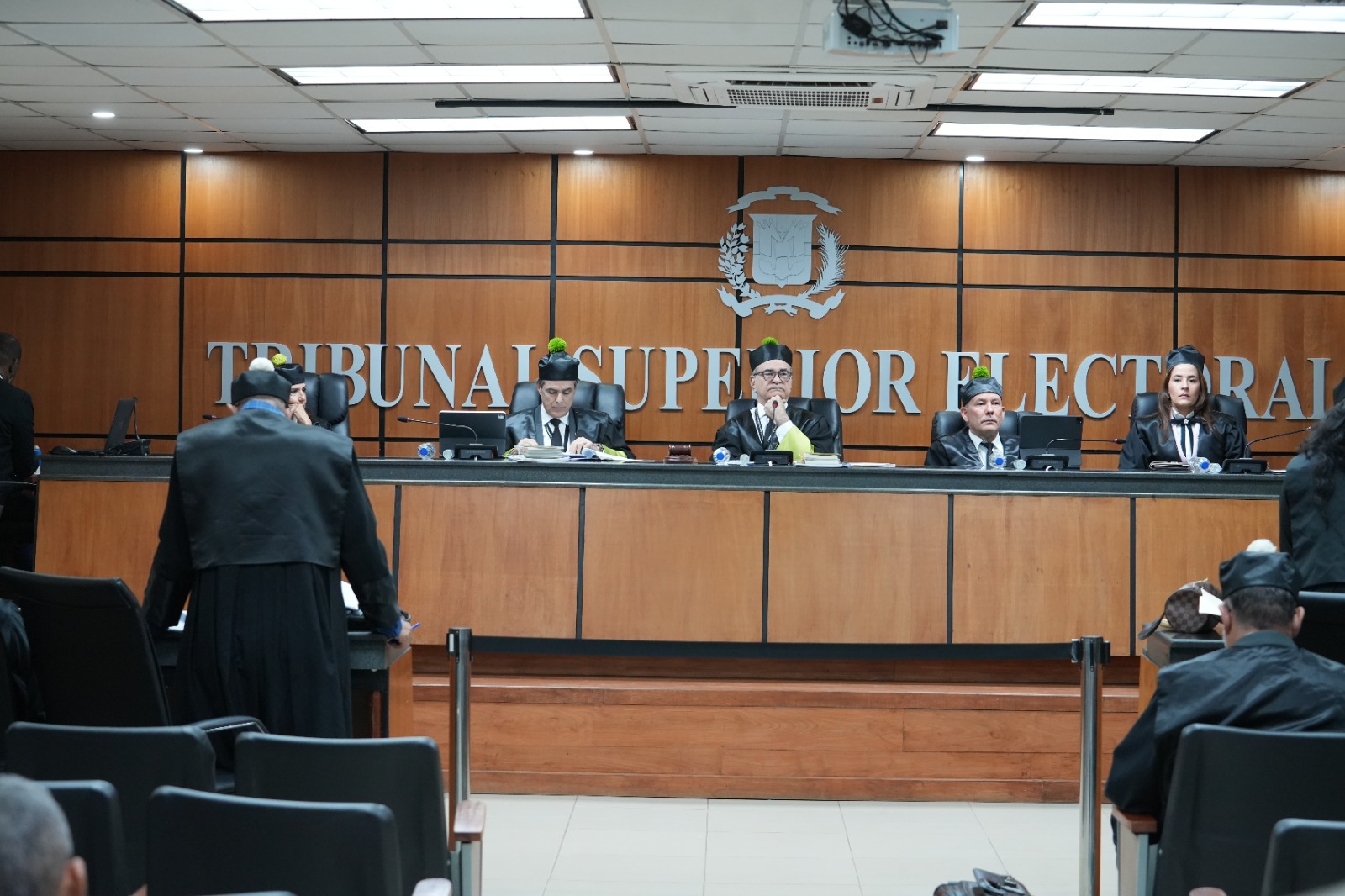 Finjus cuestiona TSE enviara al TC decidir sobre la resolución de la JCE contra publicación de encuestas