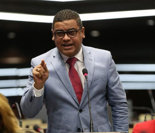 Tulio Jiménez acusa al PRM de corrupción y narco