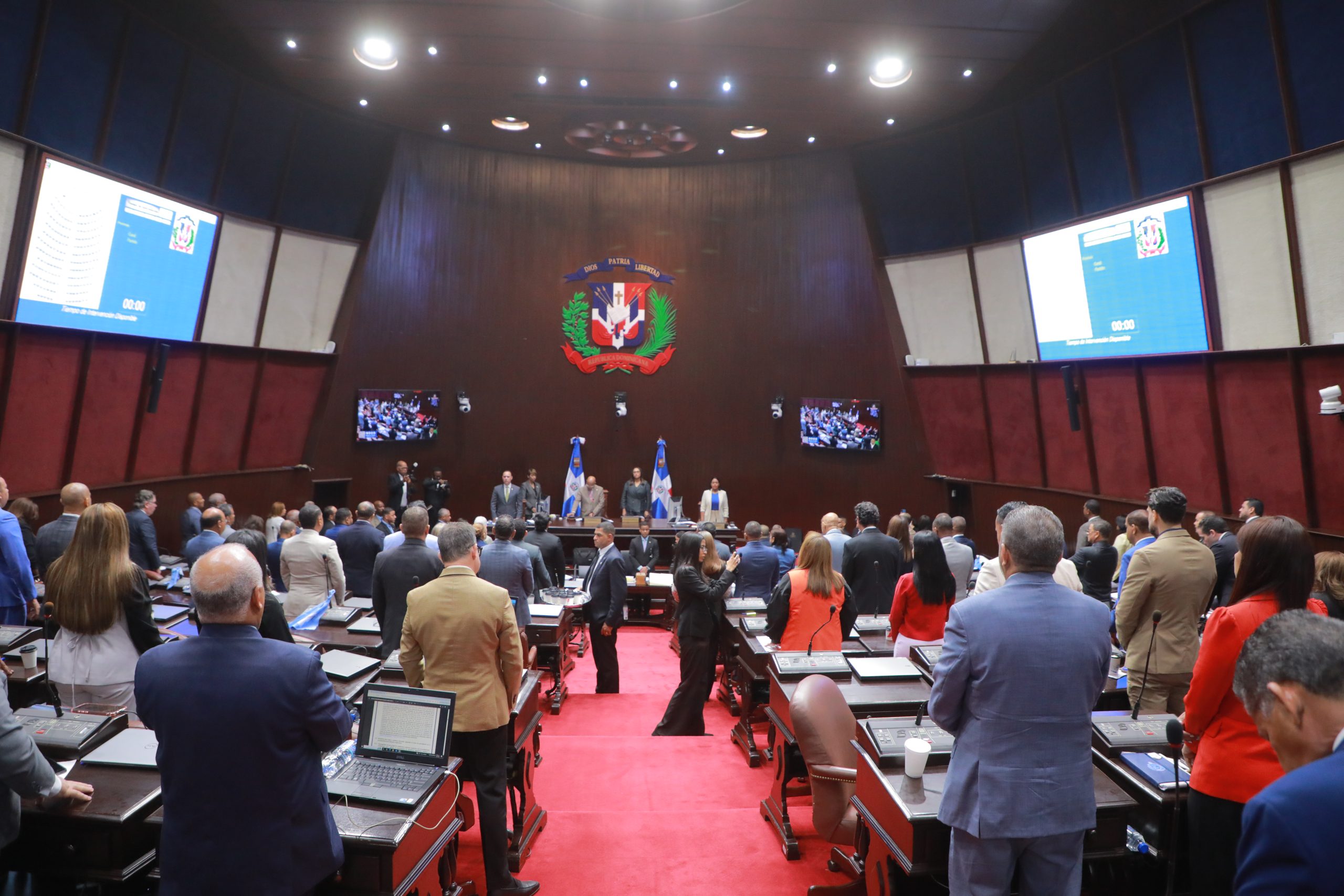 Diputados intentan aprobar modificaciones al Código Penal