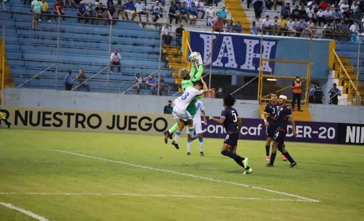La selección dominicana de futbol derrotó a la de Guatemala en el inicio del fútbol masculino de los Juegos Centroamericanos y del Caribe