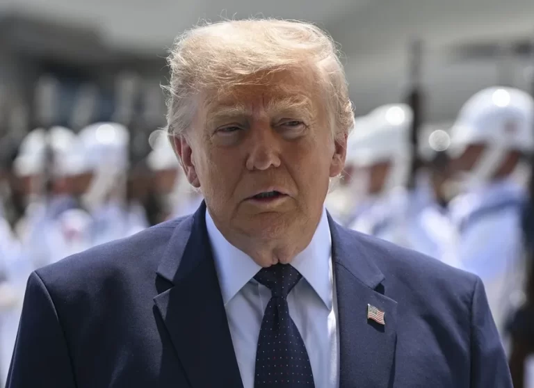 Trump insiste en que EE.UU. debería controlar Groenlandia en lugar de Dinamarca