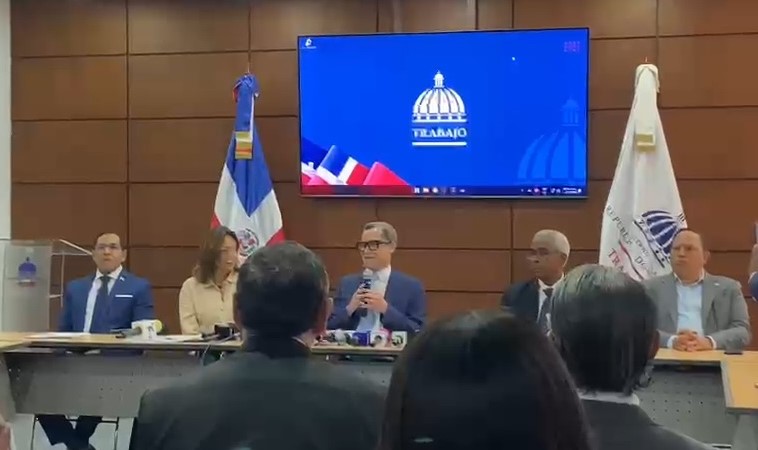 Ministro de Trabajo insta al Congreso a cumplir promesa de reforma al Código Laboral