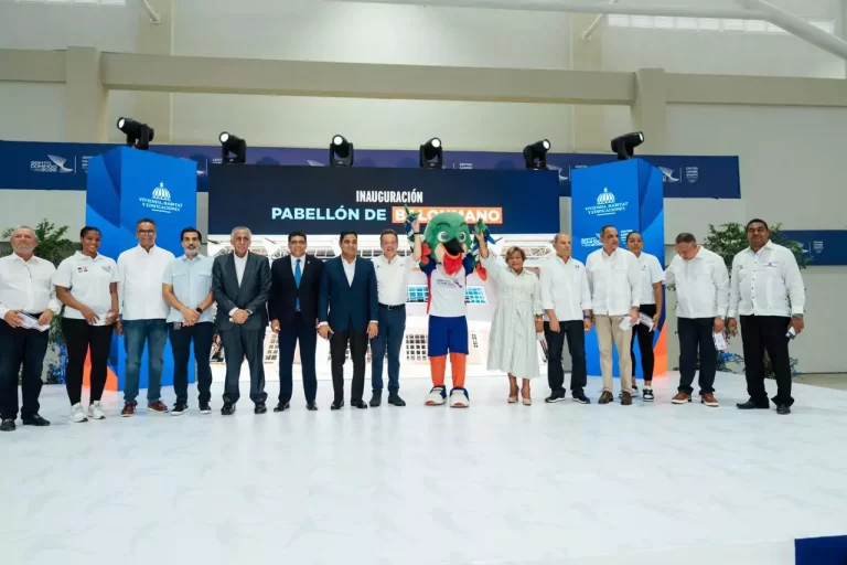 El ministro de Vivienda, Hábitat y Edificaciones, Ito Bisonó hizo entrega del Pabellón de Balonmano ubicado en el Parque del Este
