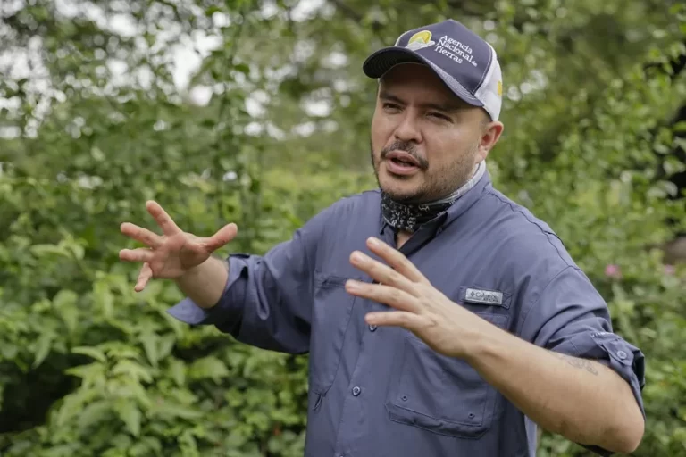 El director de la Agencia Nacional de Tierras de Colombia: El latifundio «tiene amigos poderosos»