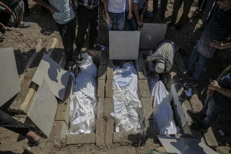 Israel mata a seis miembros de una familia, entre ellos los cuatro hijos menores, en la ciudad de Gaza