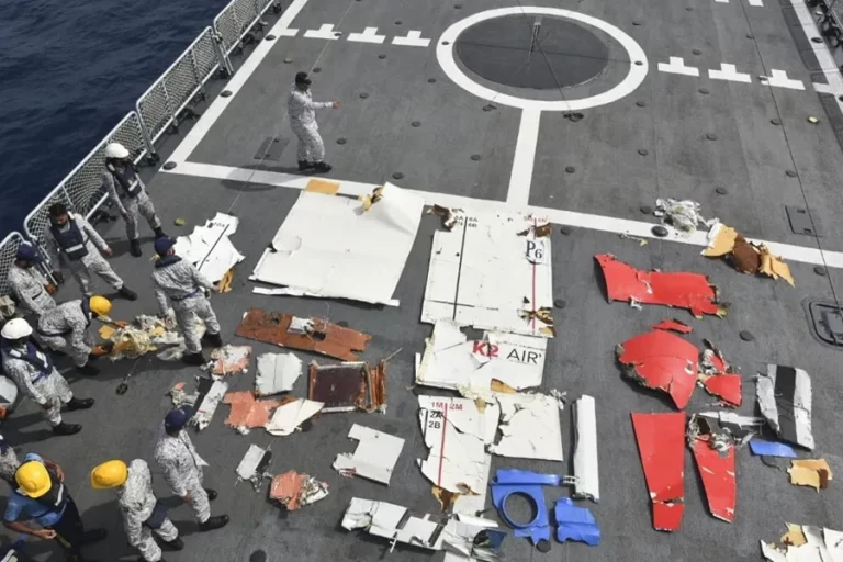 Encuentran en el mar los restos del avión de carga desaparecido en Pakistán con cinco tripulantes