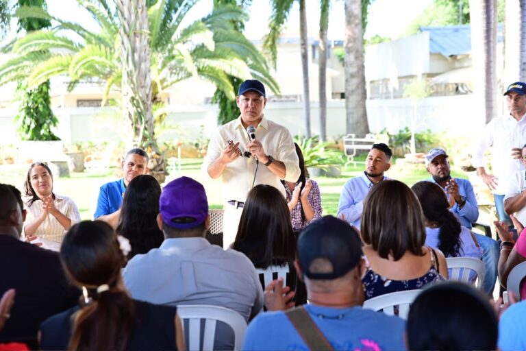 Abel Martínez critica al PRM en Mao