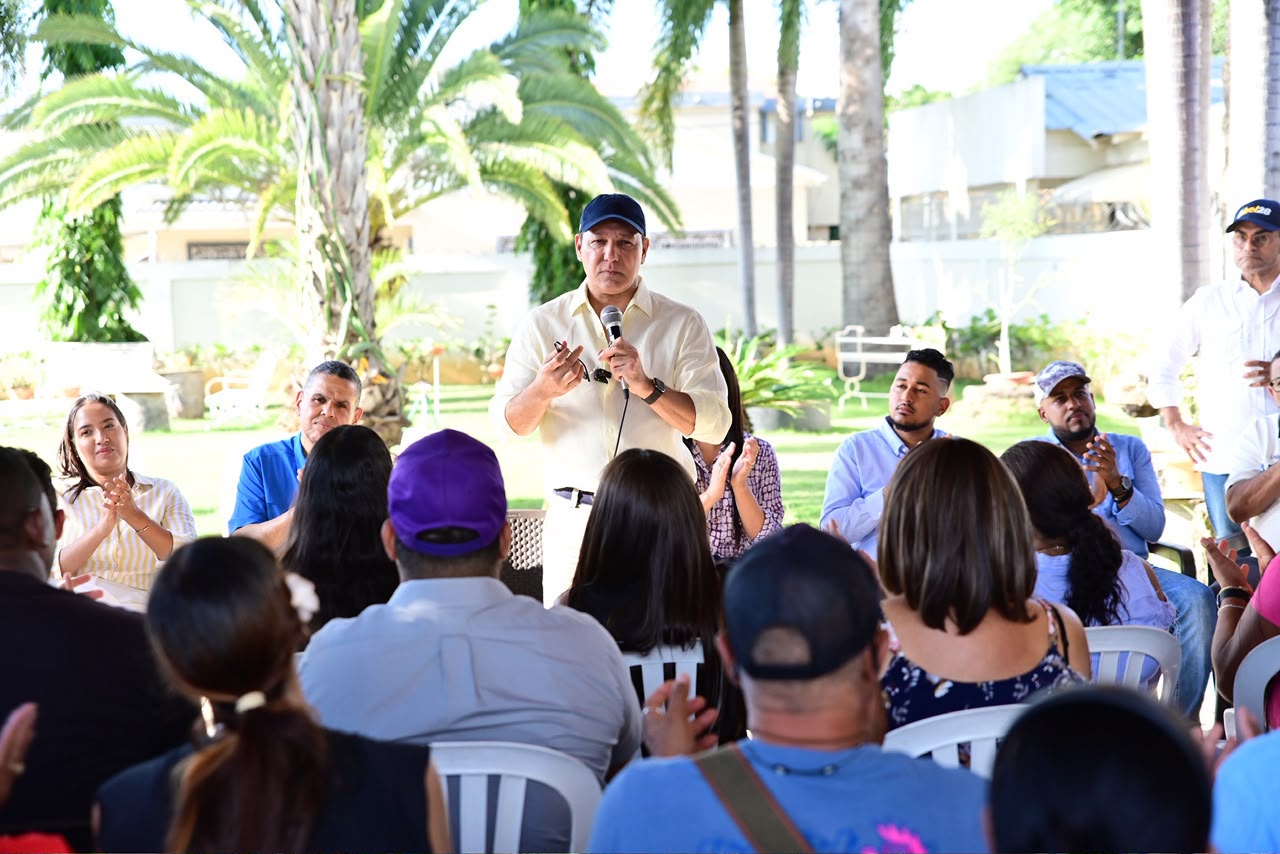 Abel Martínez critica al PRM en Mao