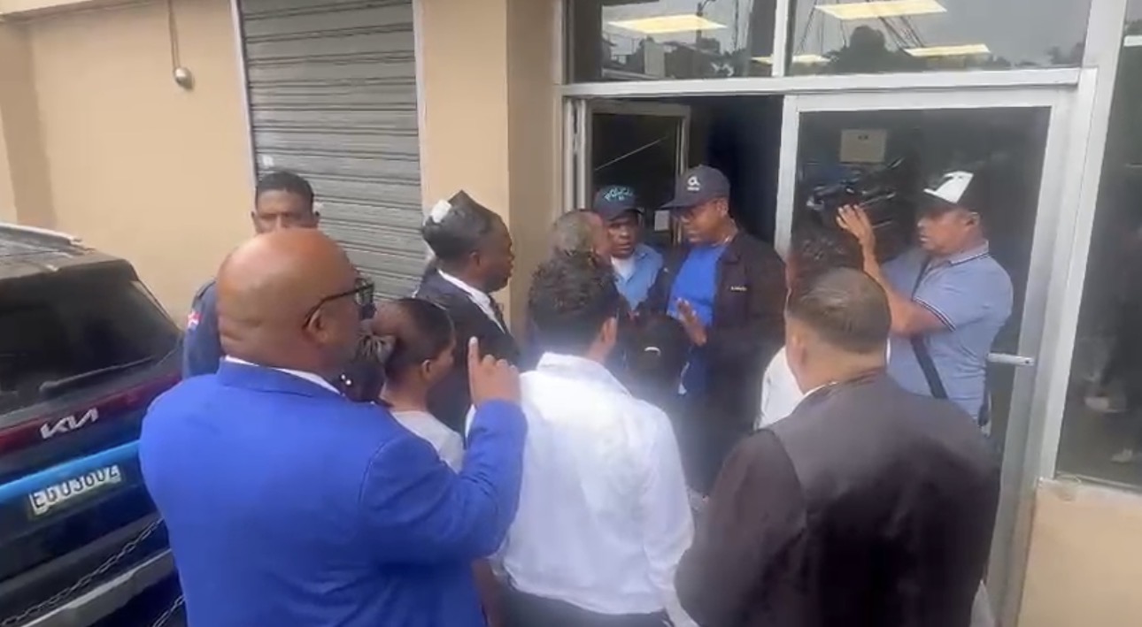 El país a expectativas por el conocimiento de la medida de coerción al cabo policial mató joven en Herrera