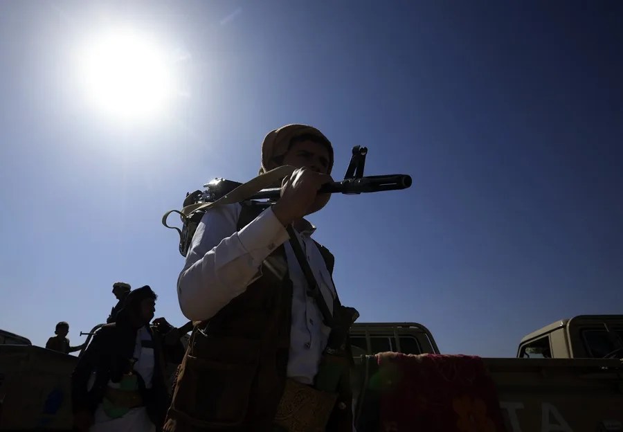 Mueren al menos 15 soldados del Gobierno yemení reconocido en un ataque de los rebeldes hutíes
