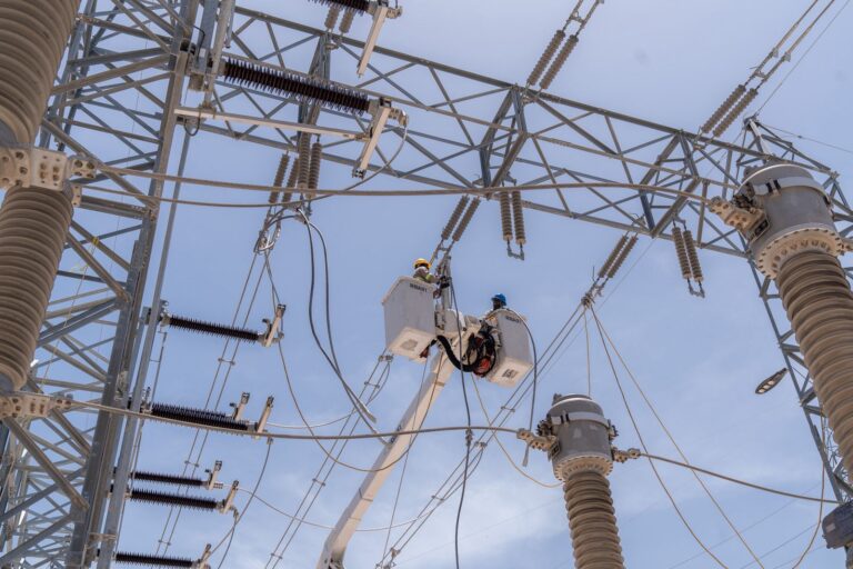 ETED fortalece este viernes la infraestructura de transmisión mediante trabajos estratégicos en líneas de transmisión