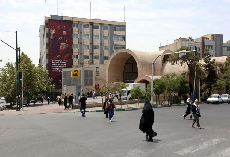 Irán dice que “cuenta los minutos” para recibir a los soldados de EE.UU. ante una posible operación terrestre
