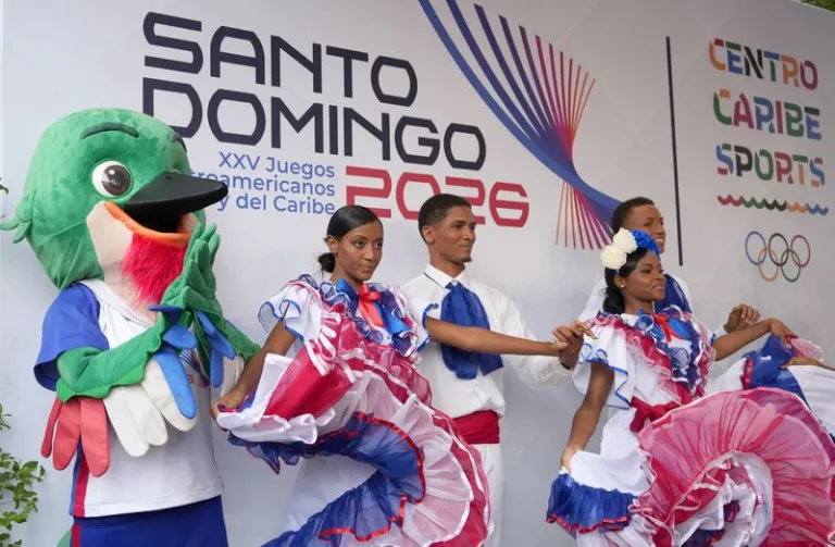 La antorcha de los Juegos Centroamericanos y del Caribe 2026 inició el martes su recorrrido en el Ministerio de Educación