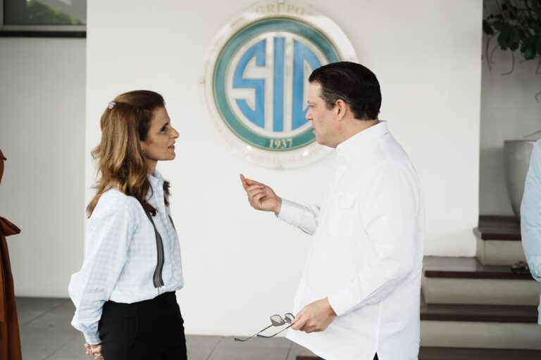 Sanz Lovatón visita a ejecutivos de Grupo SID para escuchar inquietudes de la industria