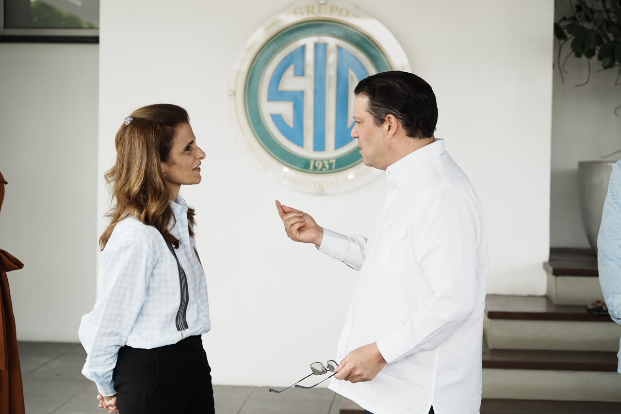 Sanz Lovatón visita a ejecutivos de Grupo SID para escuchar inquietudes de la industria