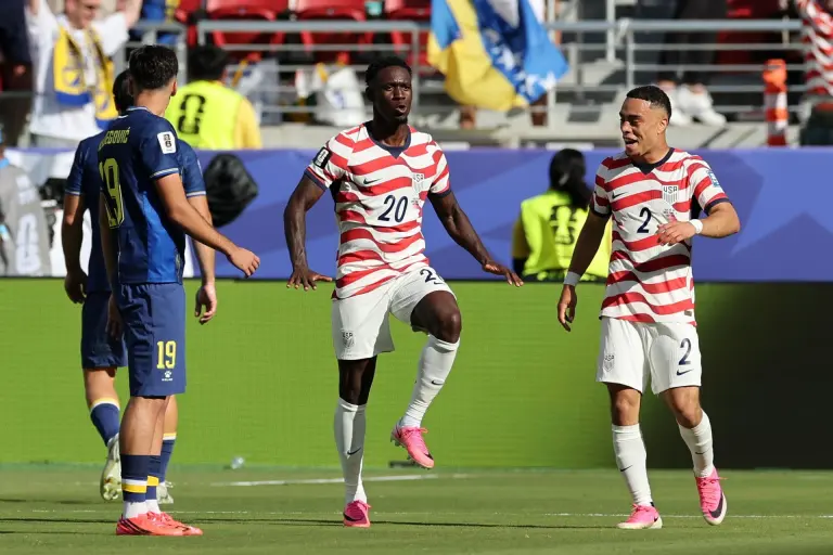 La selección de Estados Unidos derrotó a la de Bosnia y clasificó a los octavos de final del Mundial de Fútbol 2026