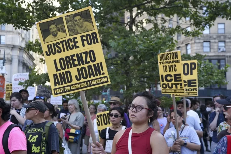 Dos migrantes muertos por disparos de ICE en medio de aumento de detenciones